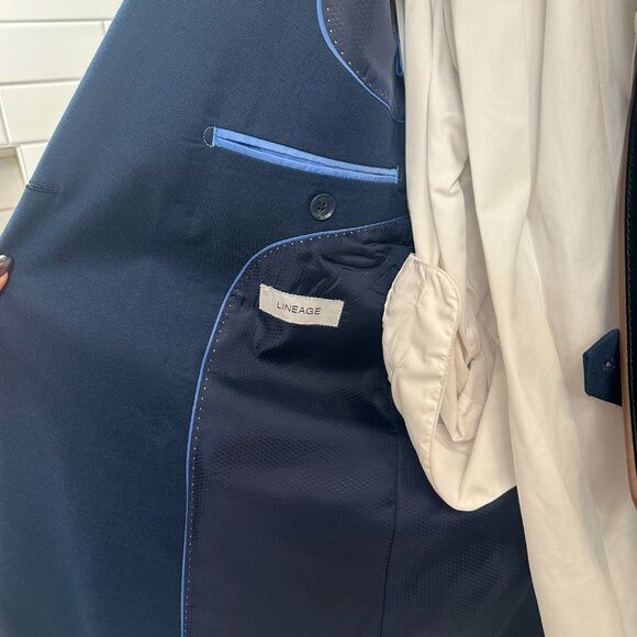 Men's Suit - Picture 7 of 8